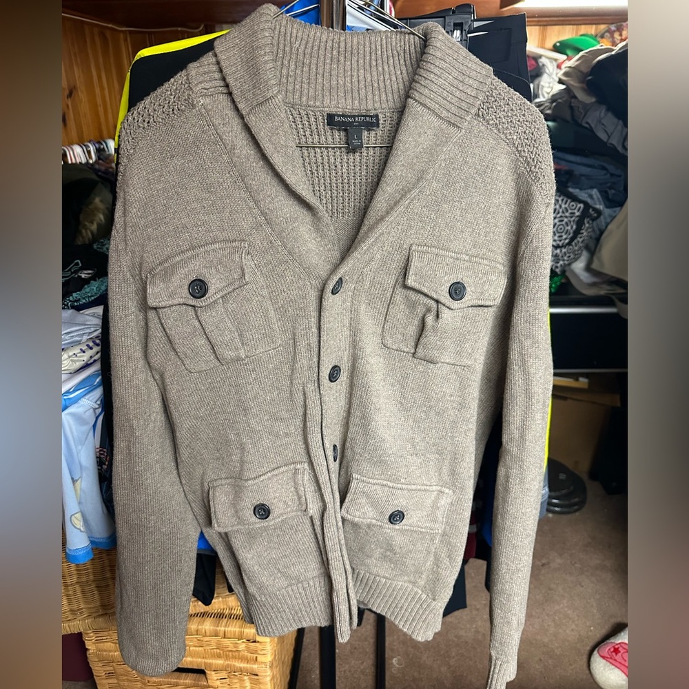 Men’s button up sweater